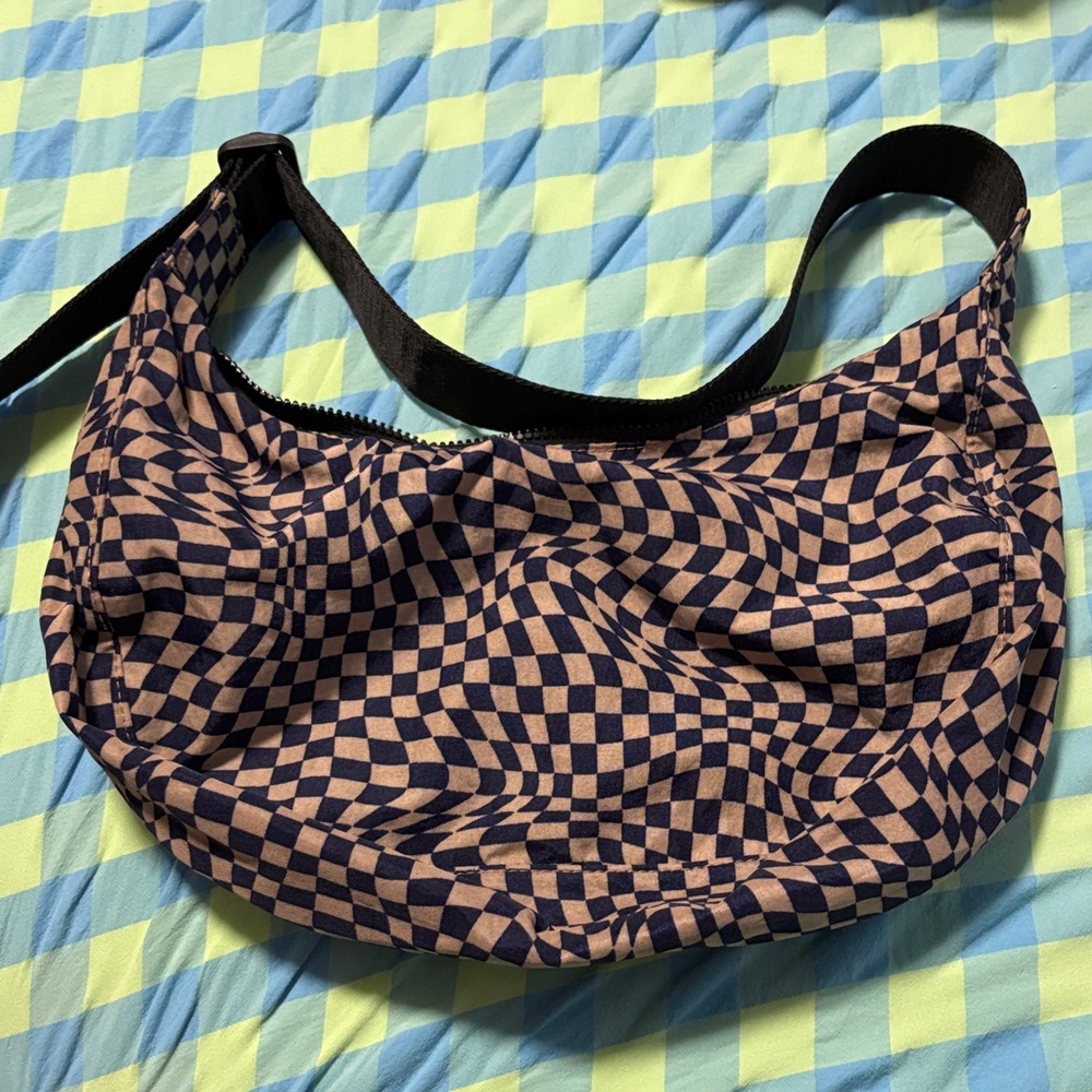 BAGGU Medium crescent in Trippy checker used but great condition